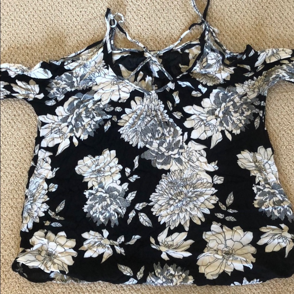 Black and white Flowered Blouse!